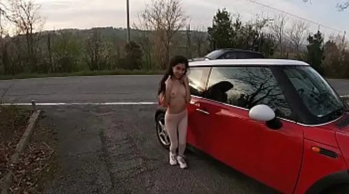 Секс восемнадцатилетних на проезжей части