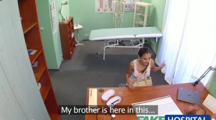 Девушка пришла на прием к доктору и отдалась ему