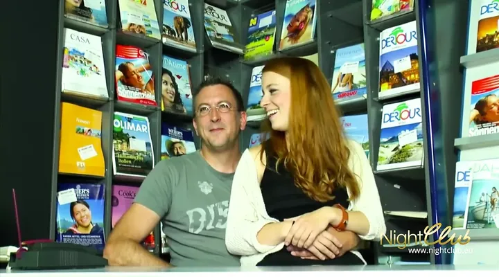 Трахнул рыженькую сучку и кончил ей на киску