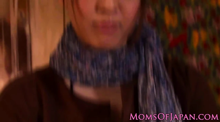 Эротический массаж от грудастой азиатки