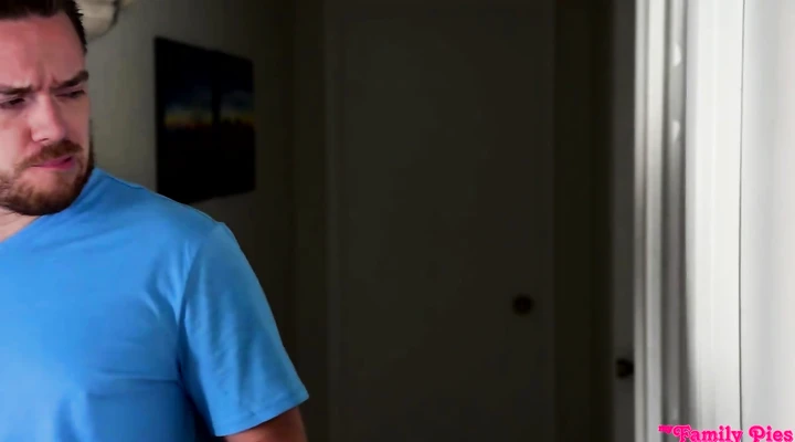 Брат с сестрой остались дома одни и потрахались