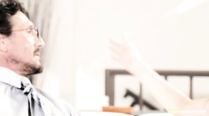 Дочь отучила отца курить при помощи инцеста