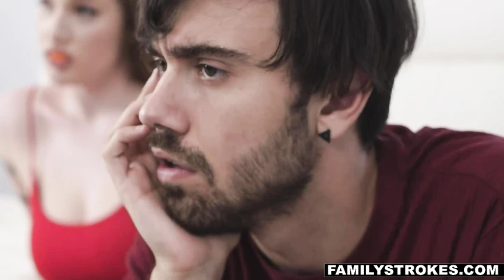 Брат оттрахал сестру с тату и кончил на лицо