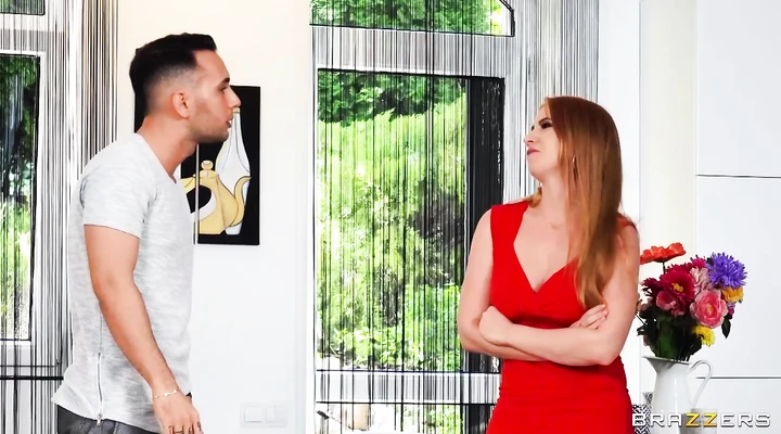 Трахнул подругу мамки из-за ее больших сисек