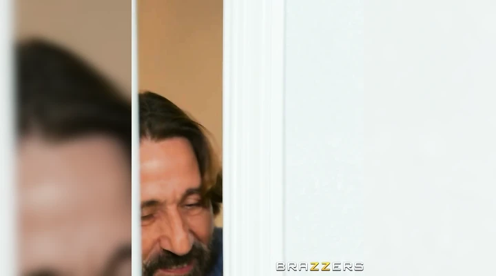 Чувак выебал телку и папа тоже ей присунул