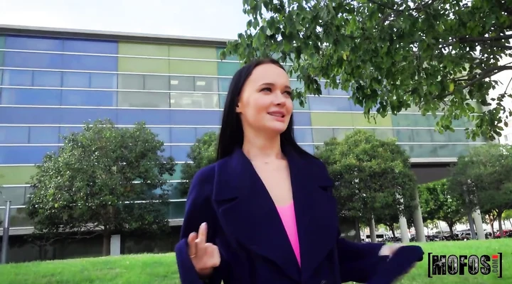 Парень прикинулся продюсером чтобы трахнуть русскую