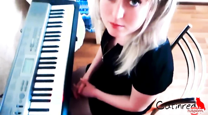 Поимел в пизду не опытную соску