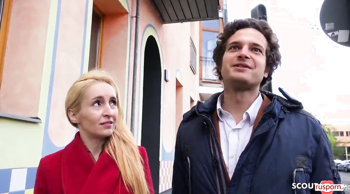 Зрелая немка получает в жопу твердый хуй