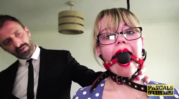 БДСМщик жестко дерет аппетитную сучку