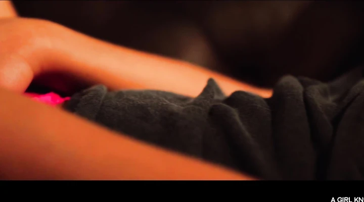 Две брюнетки наслаждаются красивым лесбийским сексом