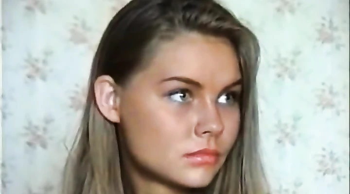 Модель с красивыми глазками испытала двойное проникновение