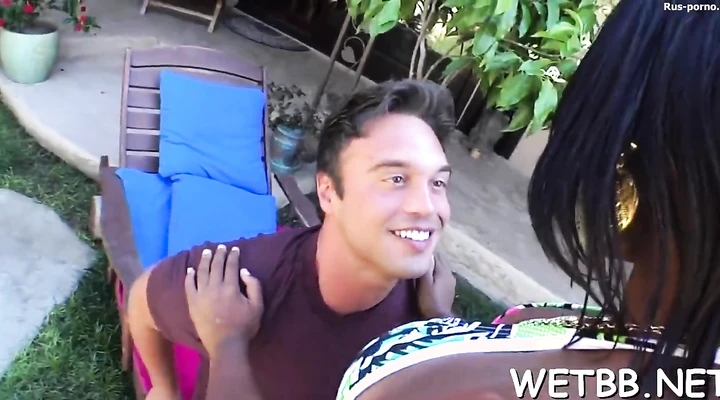 Прелюдия белого парня с негритяночкой