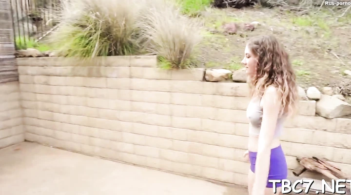 Черный баскетболист выебал узкую дырку азиатки