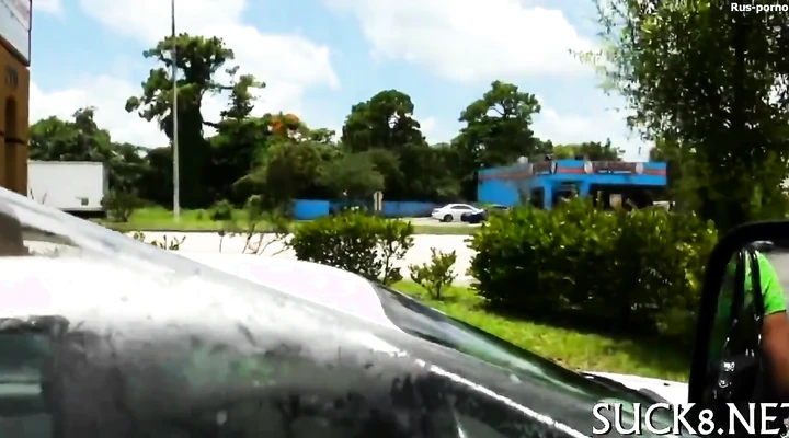 Паренёк выебал на улице свою подружку