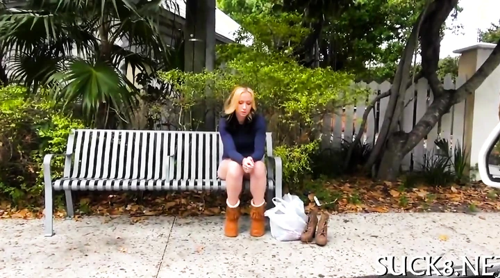 Снял жопастенькую потаскуху и привел домой