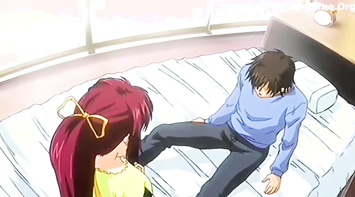 Насаживает на свой ствол грудастенькую милашку