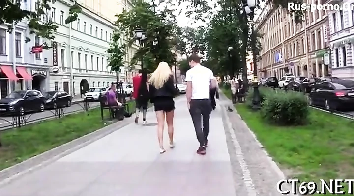 Снял горячую шлюху на улице своего города